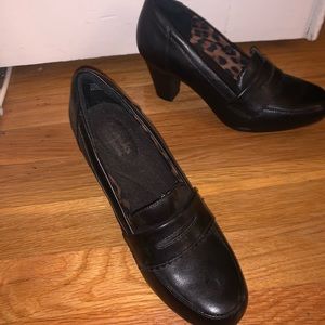 Clarks heels size 6 1/5